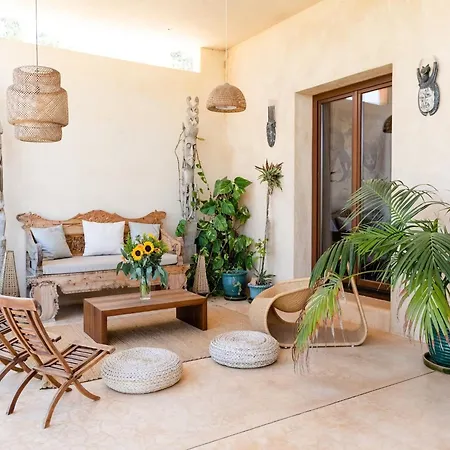 Villa Stunning With Gardens San José