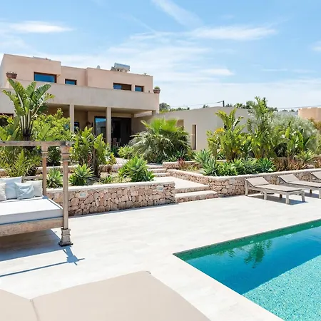 Villa Stunning With Gardens *